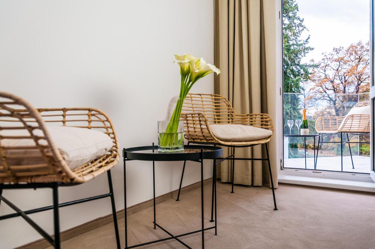 Hotel U Kaplicky Písek Exteriör bild