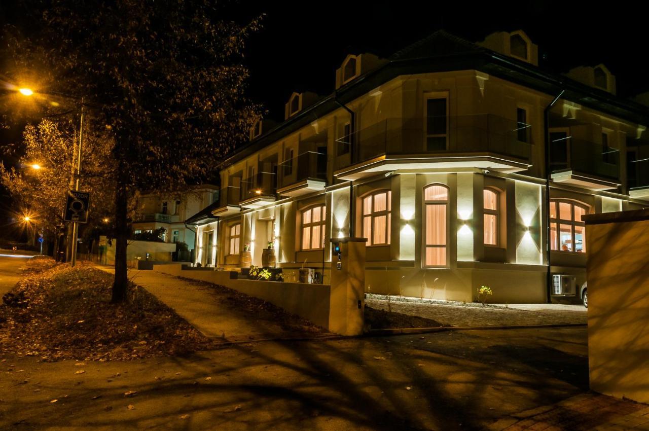 Hotel U Kaplicky Písek Exteriör bild