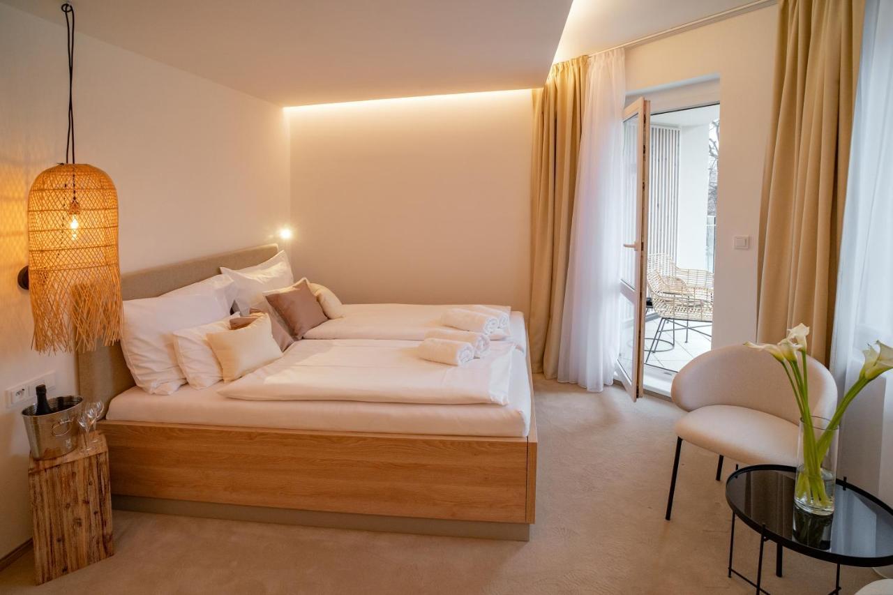 Hotel U Kaplicky Písek Exteriör bild