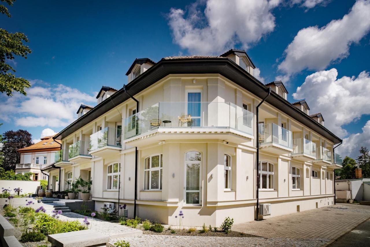 Hotel U Kaplicky Písek Exteriör bild