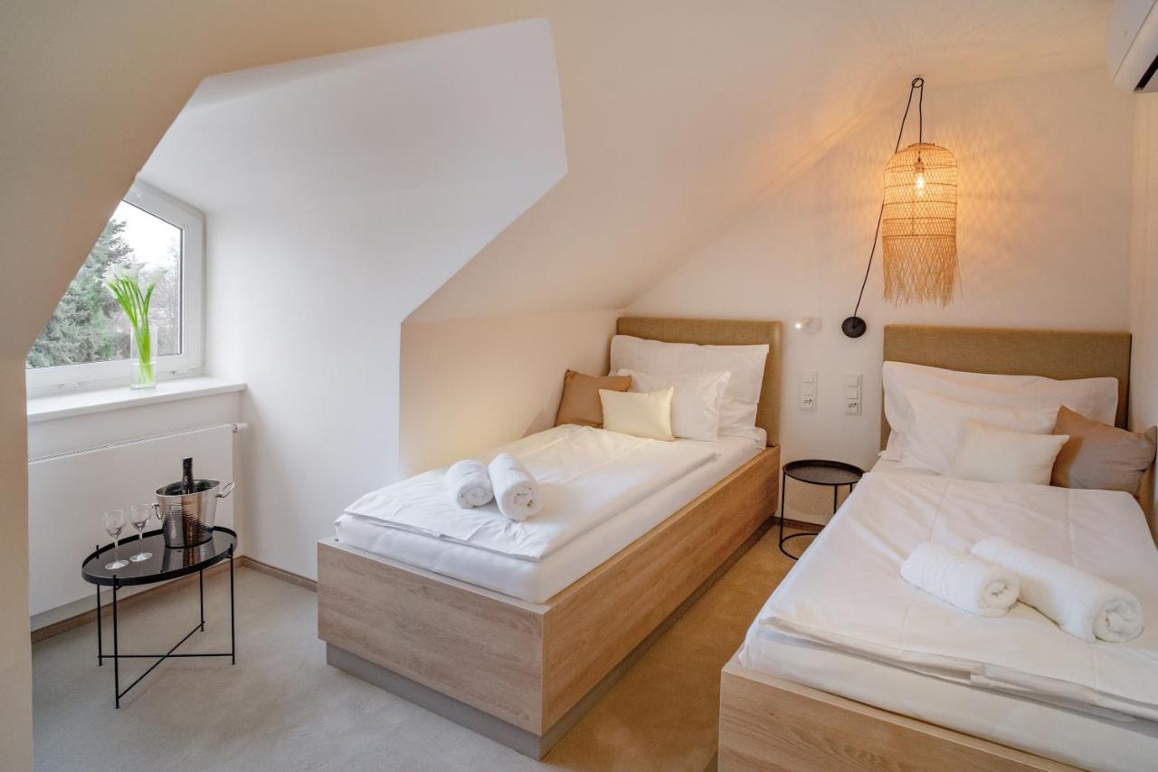 Hotel U Kaplicky Písek Exteriör bild